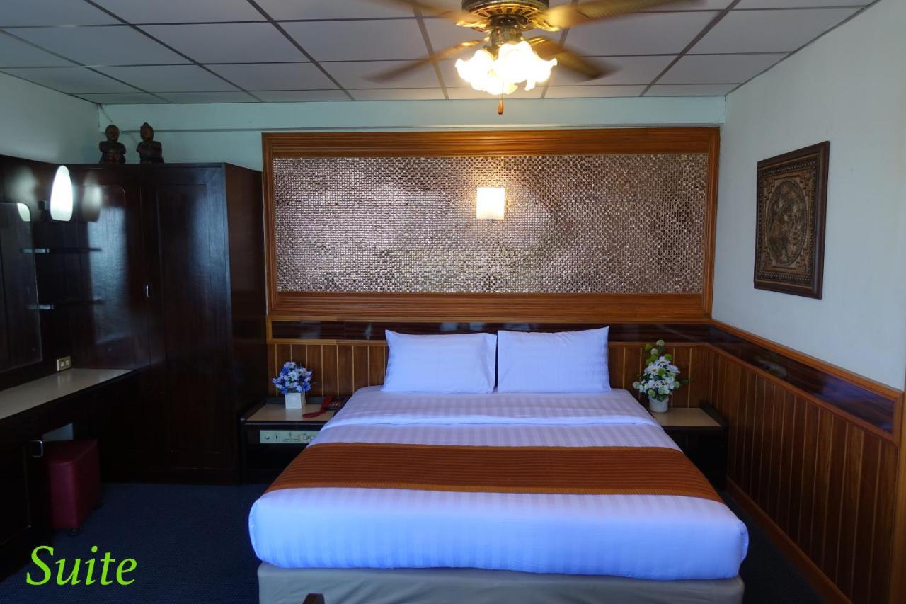 Serene Hotel Pattaya Buitenkant foto