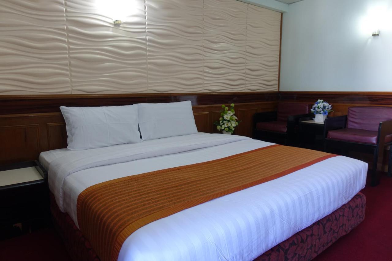 Serene Hotel Pattaya Buitenkant foto