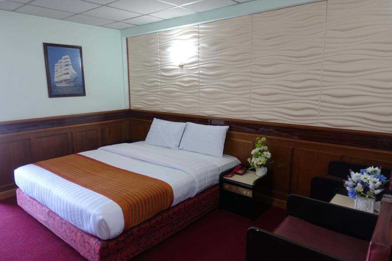 Serene Hotel Pattaya Buitenkant foto